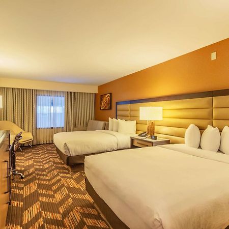 Doubletree By Hilton Lawrence Hotel Exterior foto