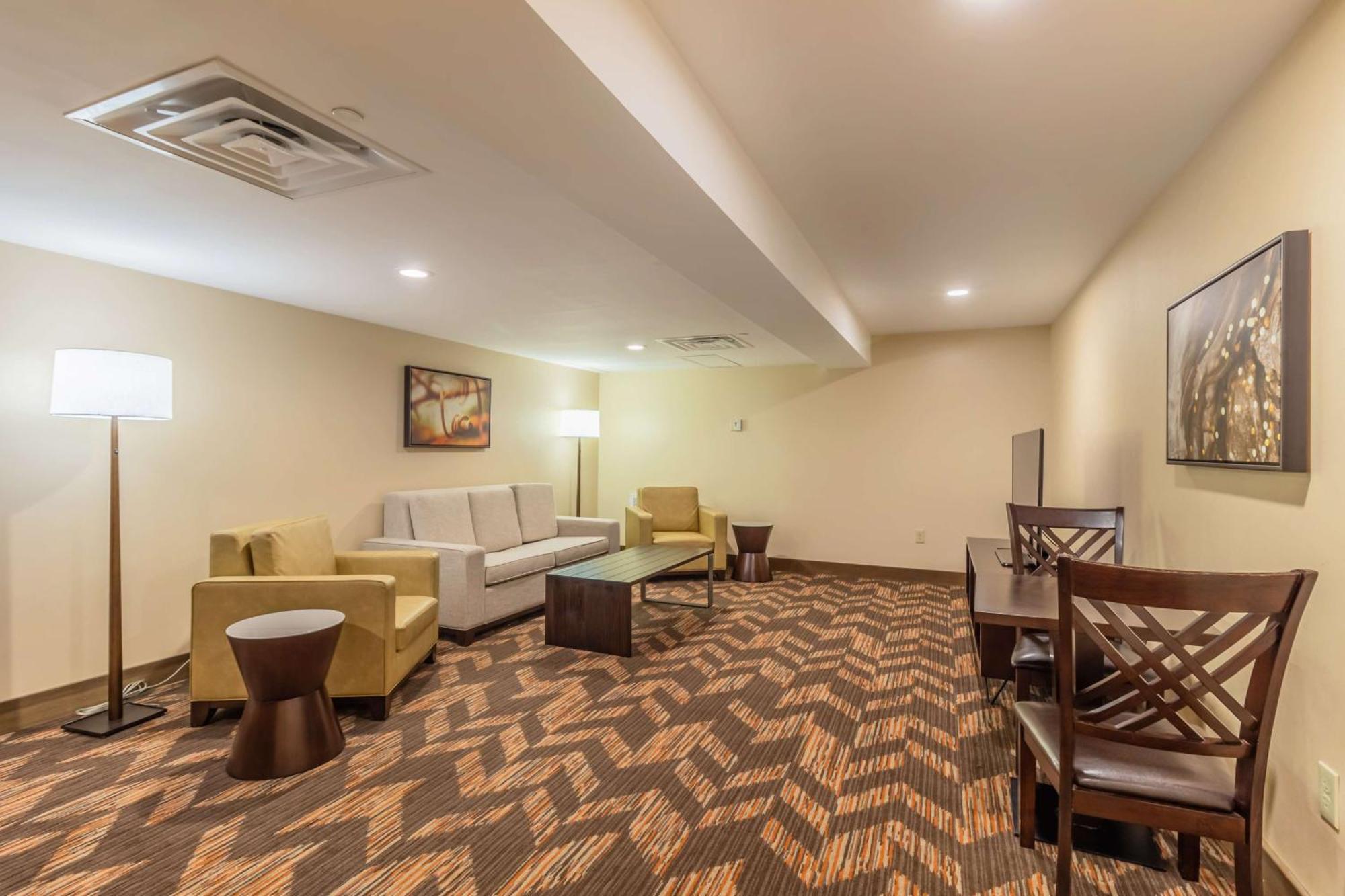Doubletree By Hilton Lawrence Hotel Exterior foto